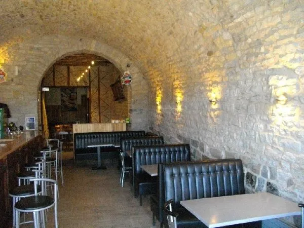 Bar-Restaurant- Pizzeria  "Les Douves"