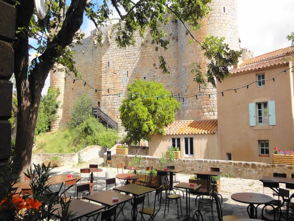 LA TAVERNE