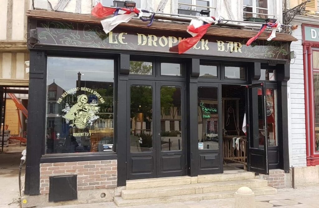 Le Dropkick bar