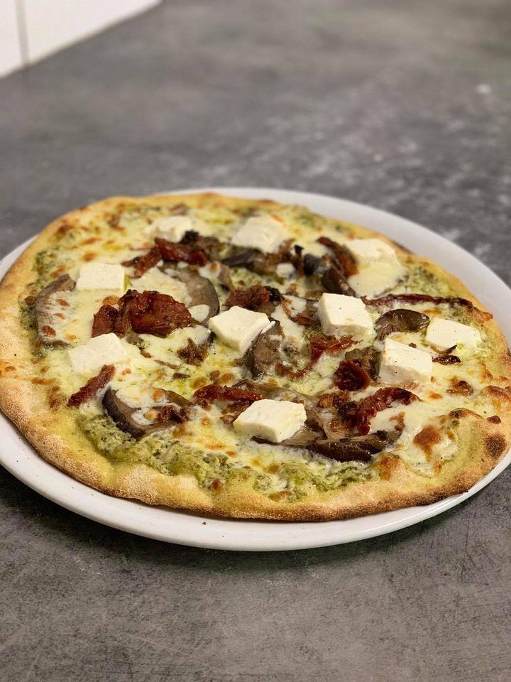Pasta pizza