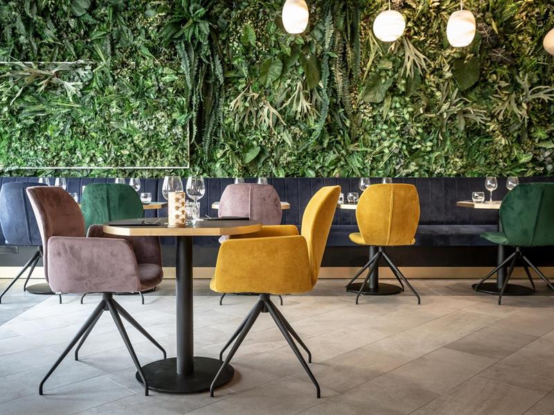The Garden's Lounge Bar & Restaurant